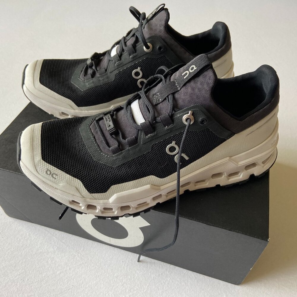 ON Running Cloudultra Women's Size 7 Athletic Shoes